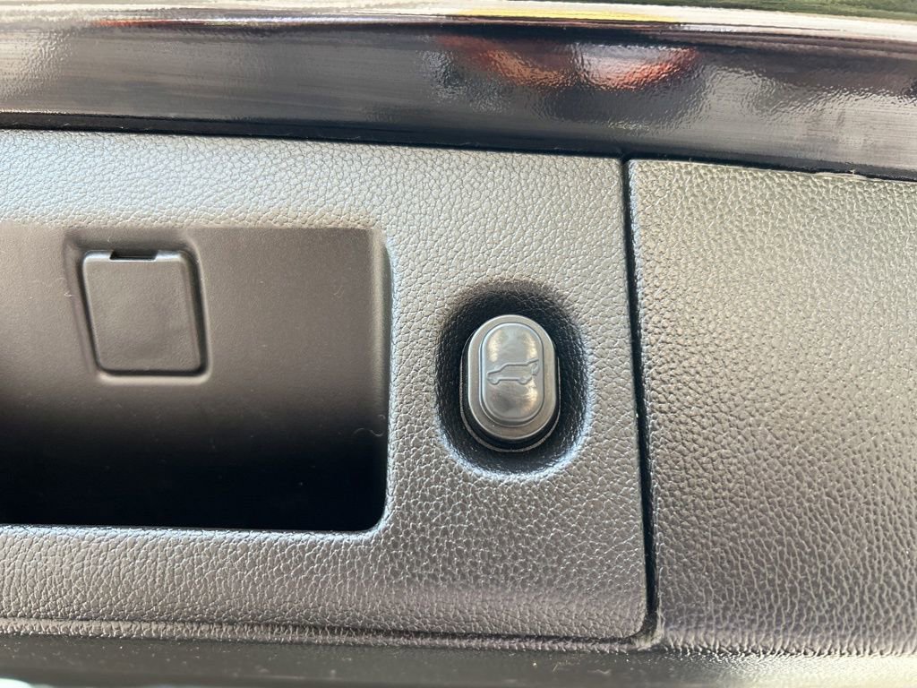 Used 2019 Chevrolet Tahoe LT w/ RST Edition image 48