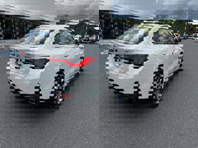 New 2025 BMW i4 xDrive40i image 9