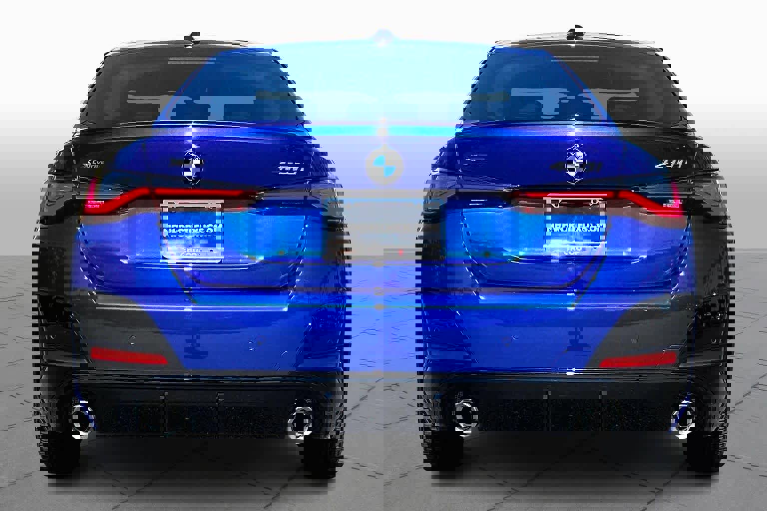 Used 2025 BMW 430i xDrive w/ M Sport Package image 4