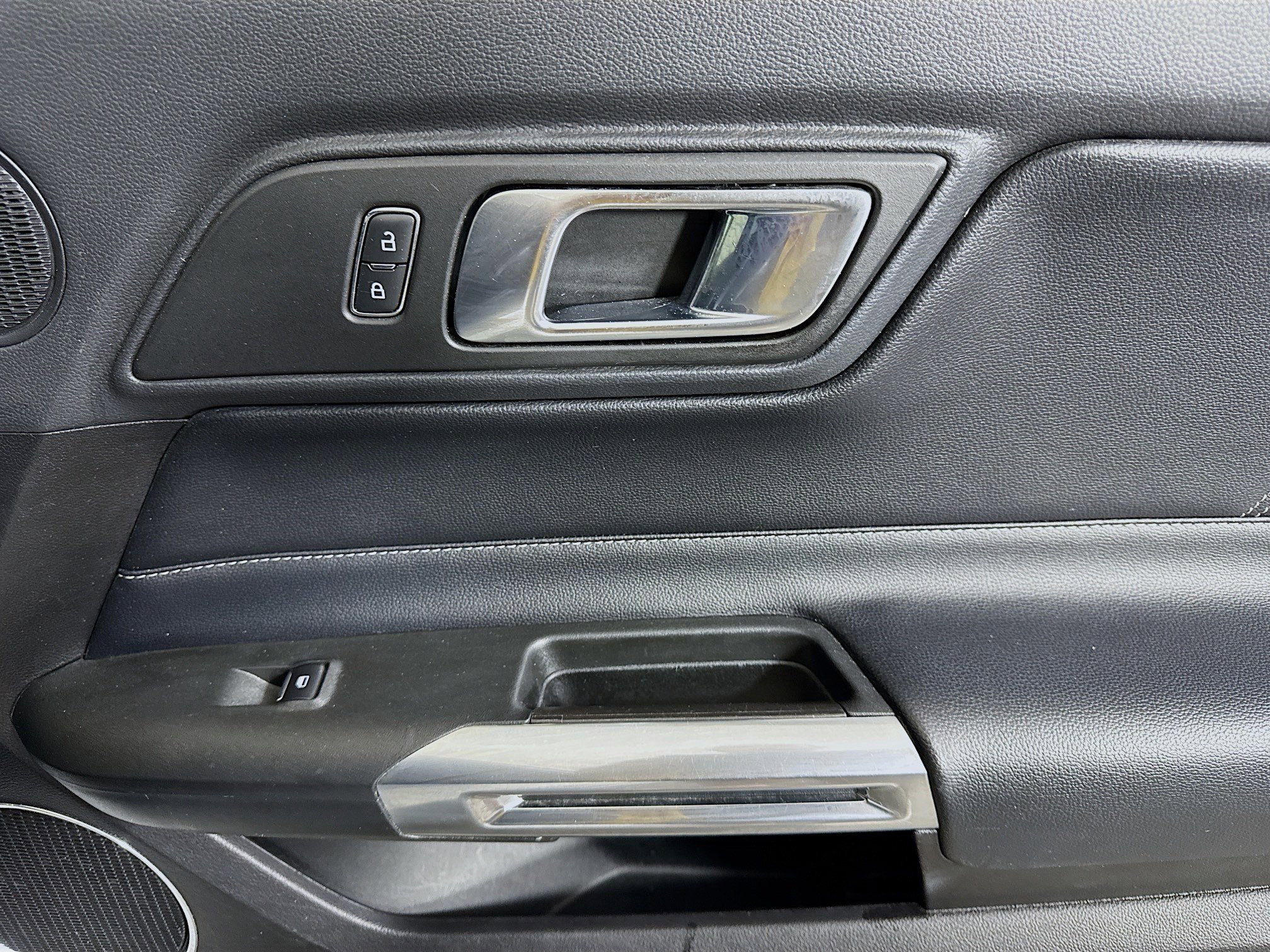 Used 2022 Ford Mustang Premium RWD image 29