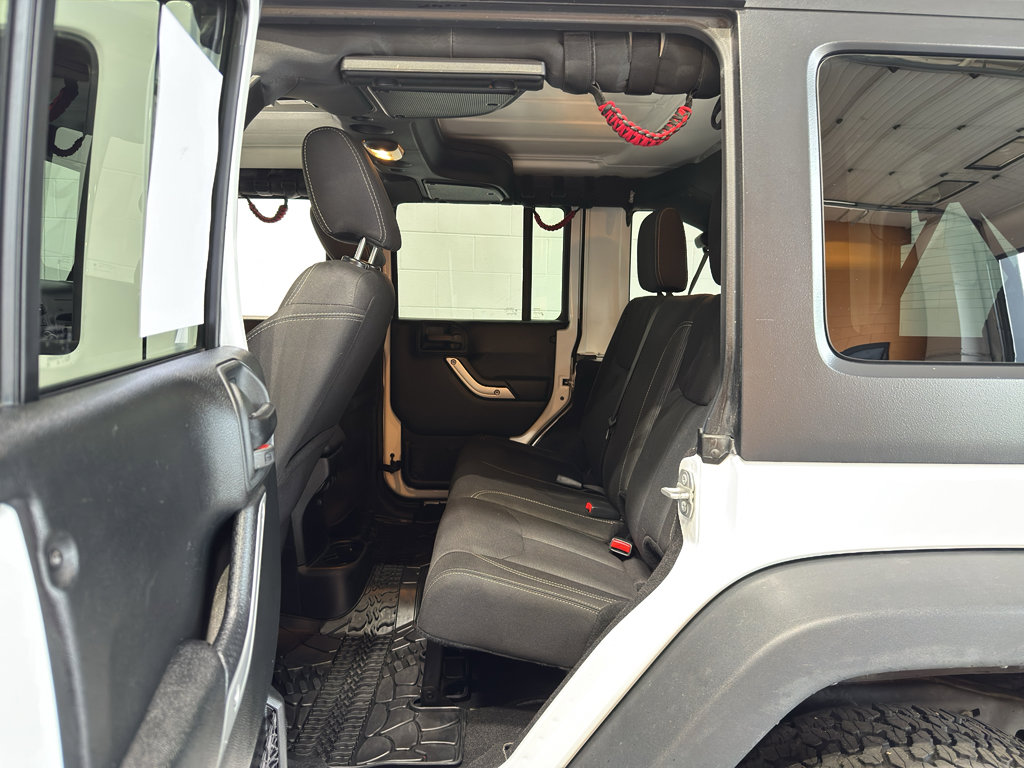 Used 2018 Jeep Wrangler Unlimited Rubicon w/ Cold Weather Group AWD/4WD image 10