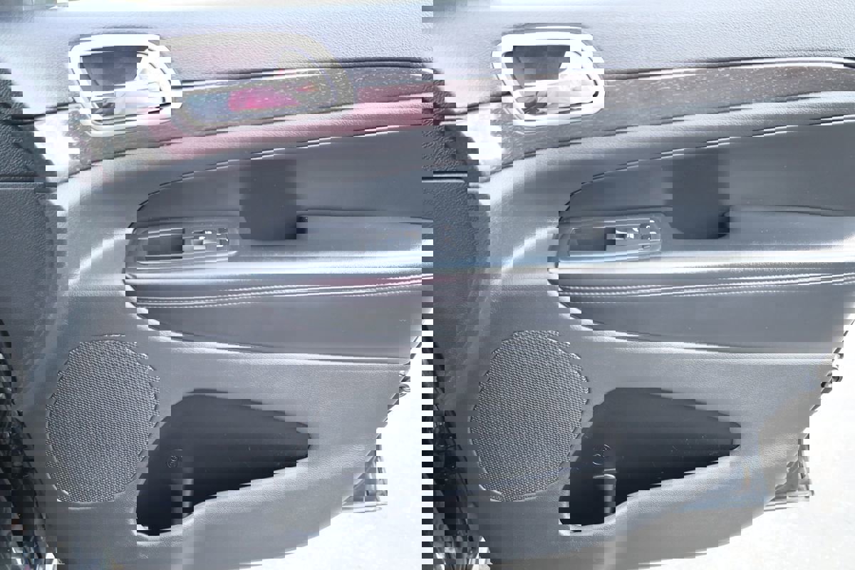 Used 2015 Jeep Grand Cherokee Altitude image 16