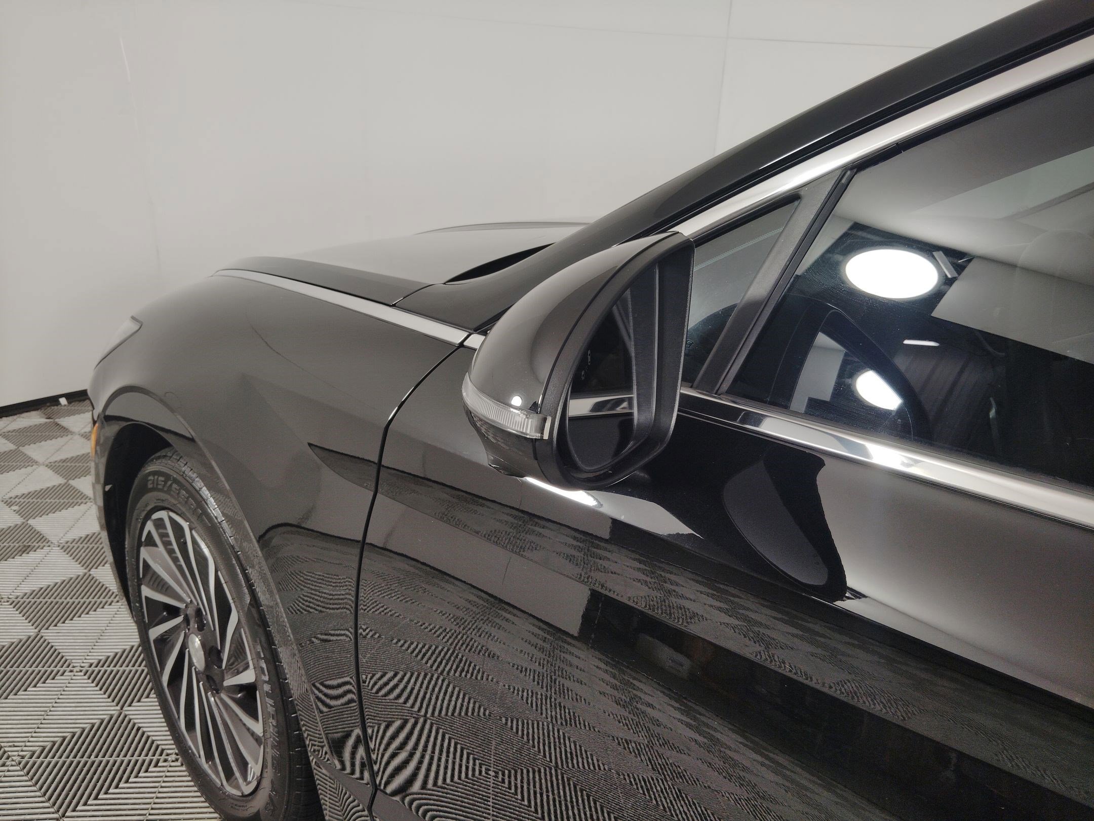 Used 2023 Hyundai Sonata Limited w/ Cargo Package image 24