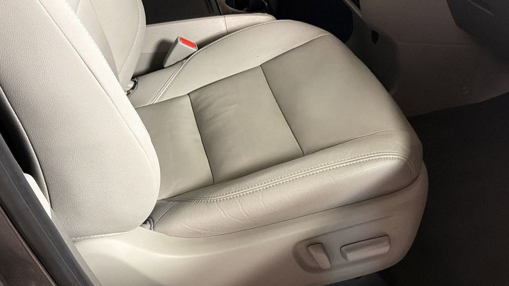 Used 2020 Toyota Sienna XLE image 12
