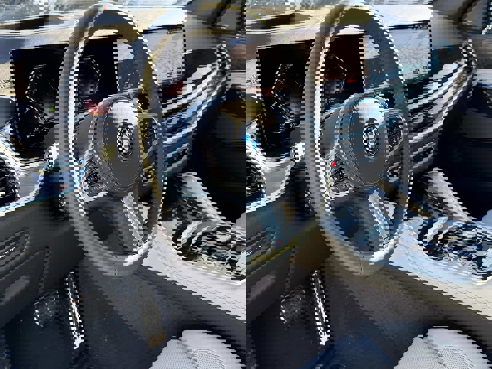 New 2026 BMW X6 xDrive40i w/ Executive Package image 2