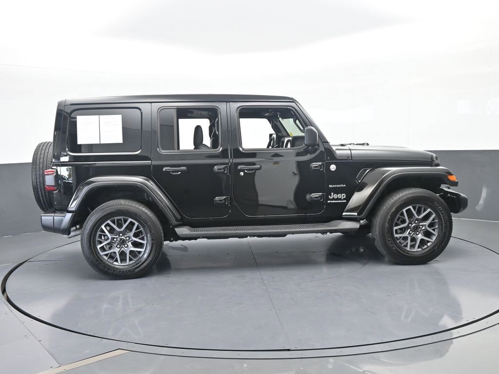 Used 2024 Jeep Wrangler Sahara image 7