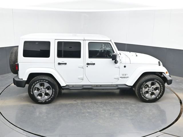 Used 2017 Jeep Wrangler Unlimited Sahara w/ Connectivity Group AWD/4WD image 36