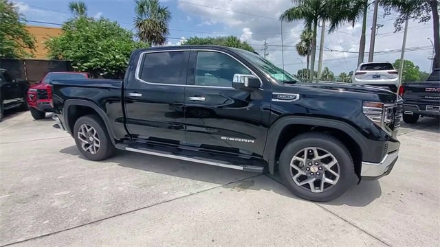 Used 2023 GMC Sierra 1500 SLT w/ SLT Premium Package image 17