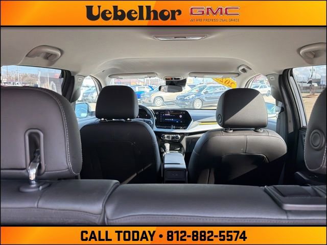 Used 2025 Chevrolet Trax LT w/ Driver Confidence Package image 10