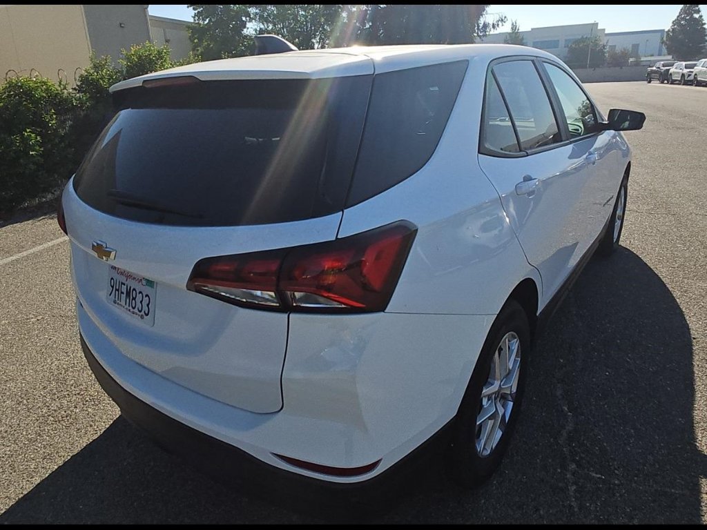 Used 2023 Chevrolet Equinox LS w/ LS Convenience Package FWD image 5