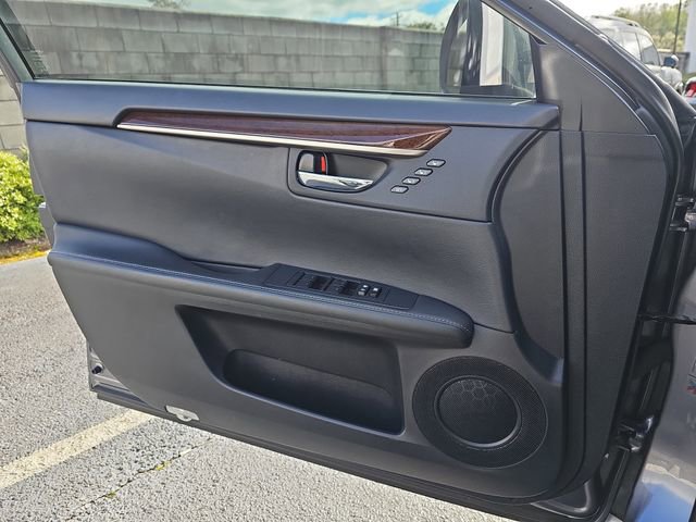 Used 2015 Lexus ES 350 w/ Luxury Package image 30