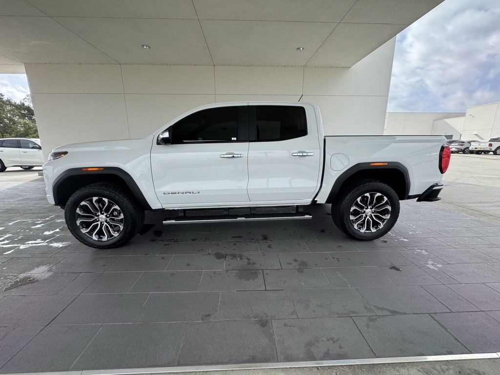 Used 2025 GMC Canyon Denali image 9