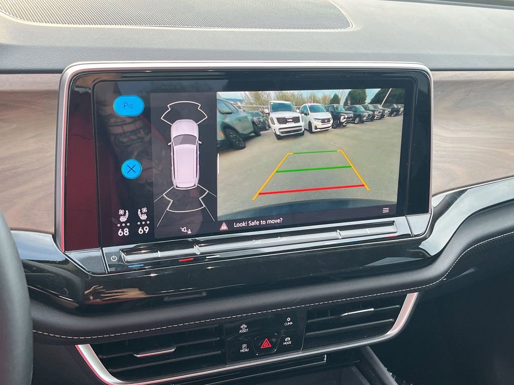 Used 2025 Volkswagen Atlas SE image 17