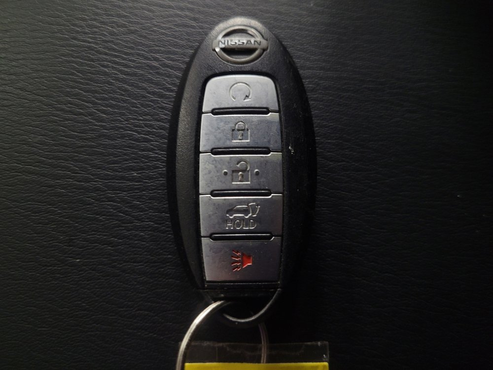 Used 2017 Nissan Armada SL w/ Moonroof Package AWD/4WD image 32