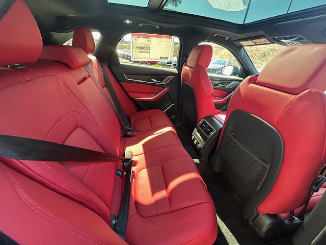 New 2025 Jaguar F-PACE R-Dynamic S image 21