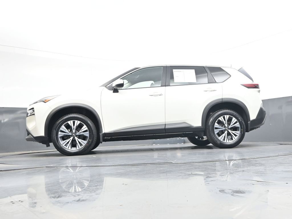 Certified 2022 Nissan Rogue SV AWD/4WD image 39