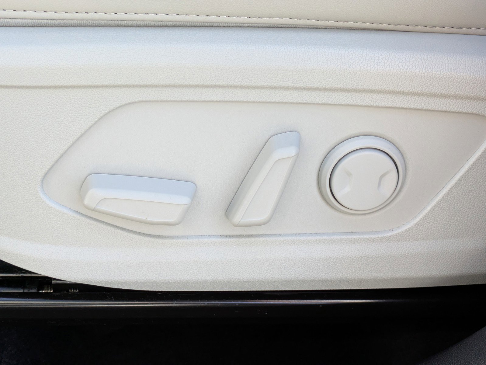 Certified 2025 Kia Sorento EX FWD image 18
