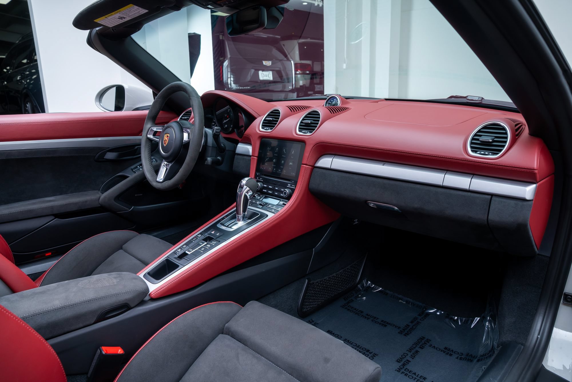Used 2021 Porsche 718 Boxster Spyder RWD image 35