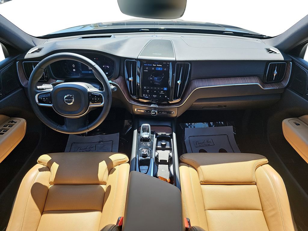 Used 2023 Volvo XC60 B5 Ultimate w/ Protection Package Premier image 12