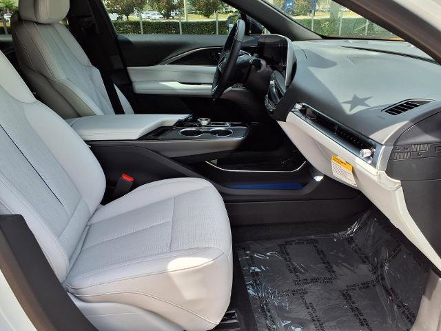 New 2026 Cadillac Lyriq Luxury RWD image 9