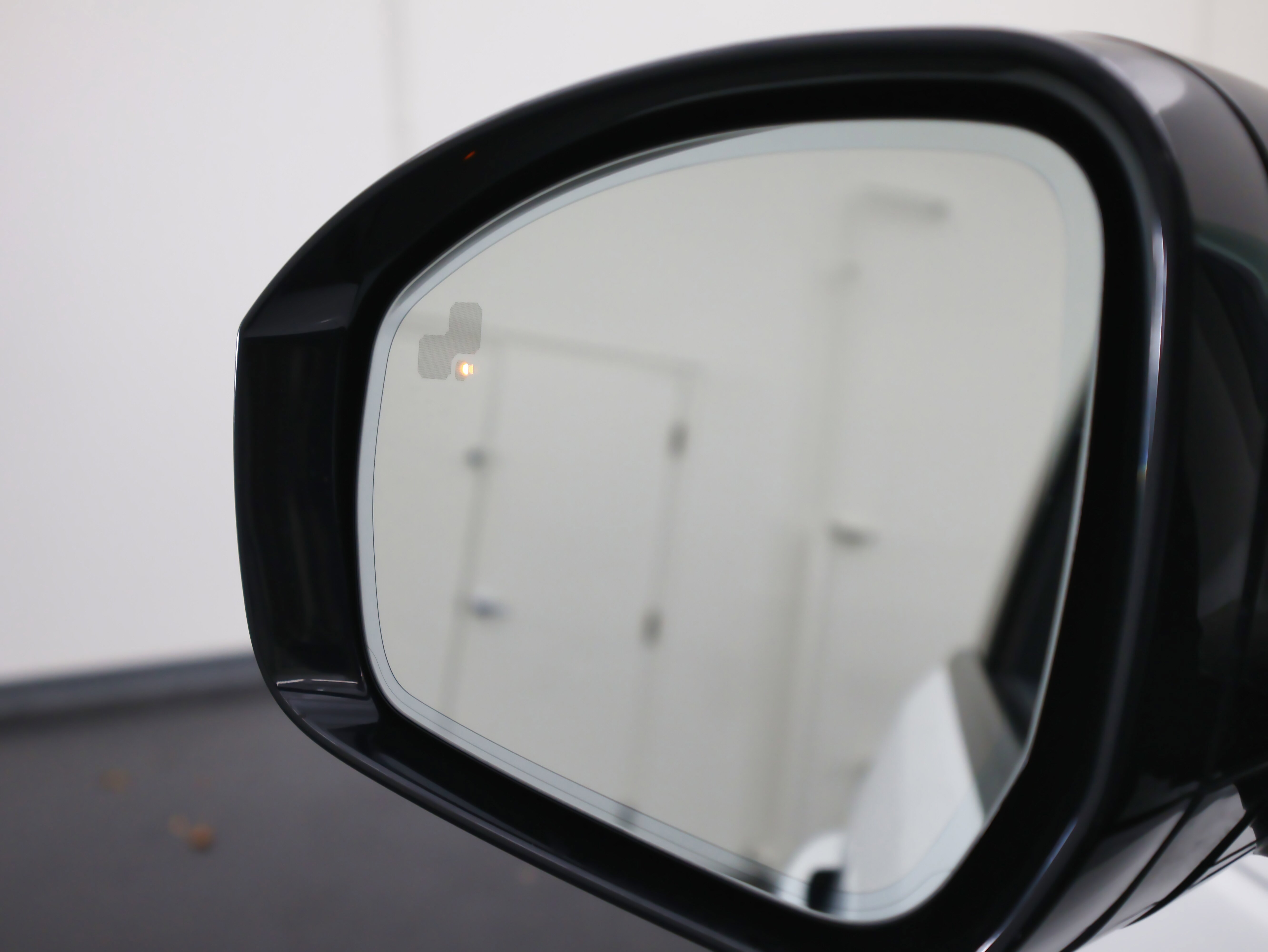 Used 2020 Land Rover Range Rover HSE image 24