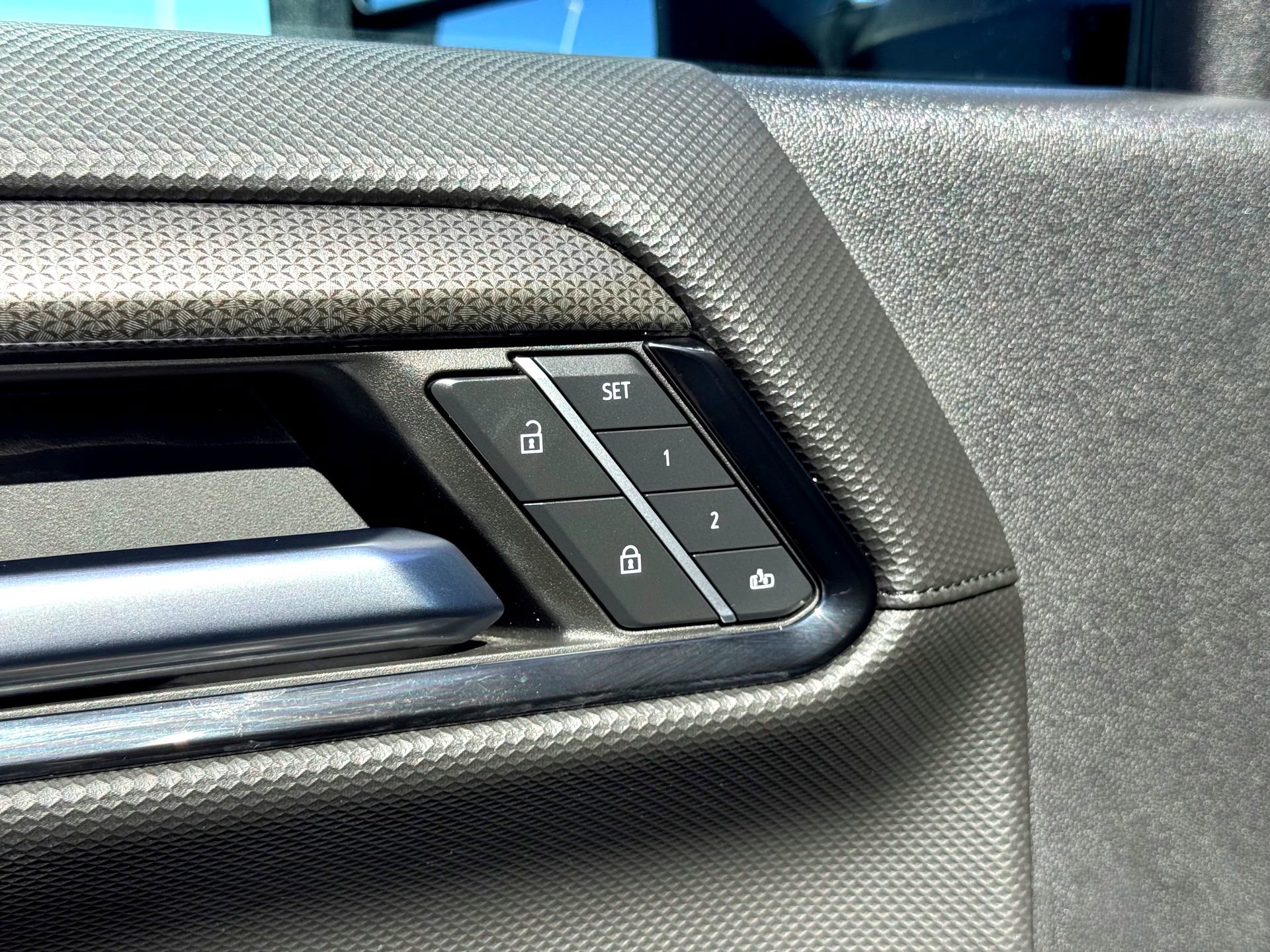 Used 2024 Chevrolet Silverado 2500 ZR2 w/ ZR2 Bison Edition image 19