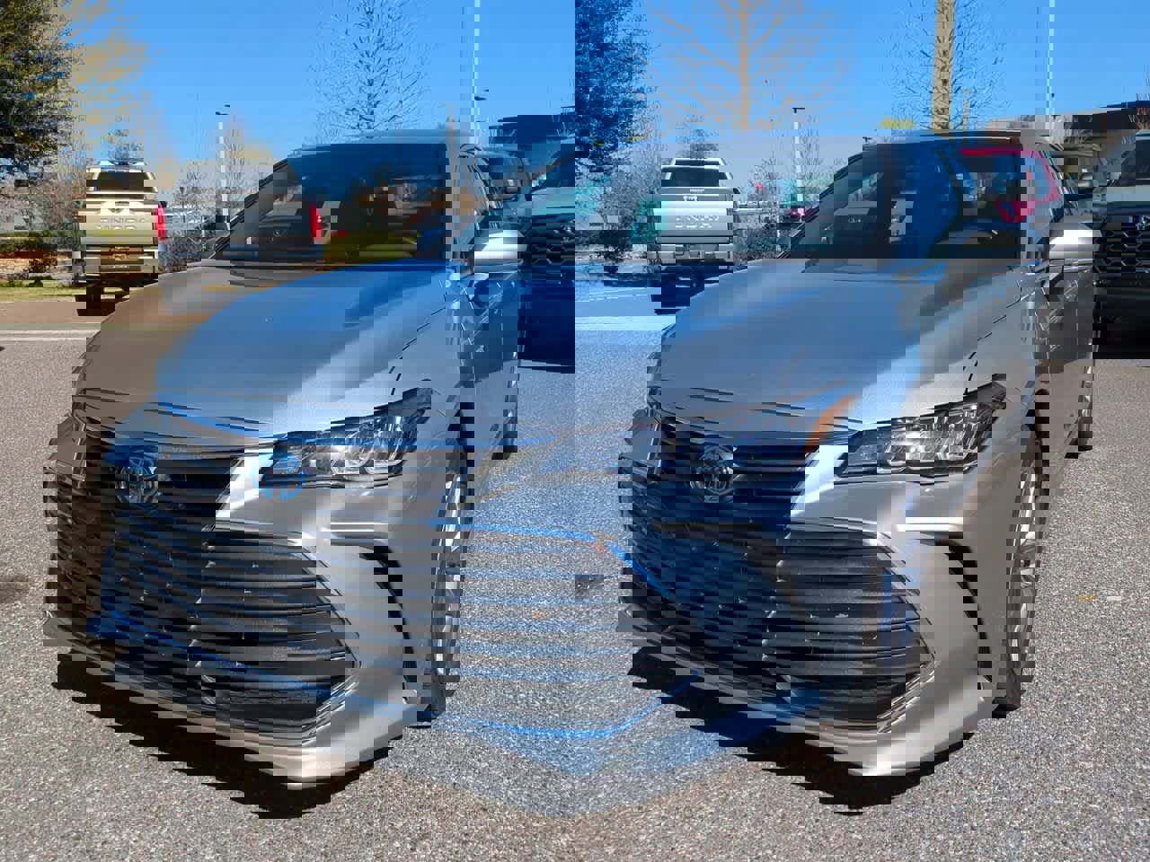 Certified 2021 Toyota Avalon XLE w/ Moonroof Package image 2