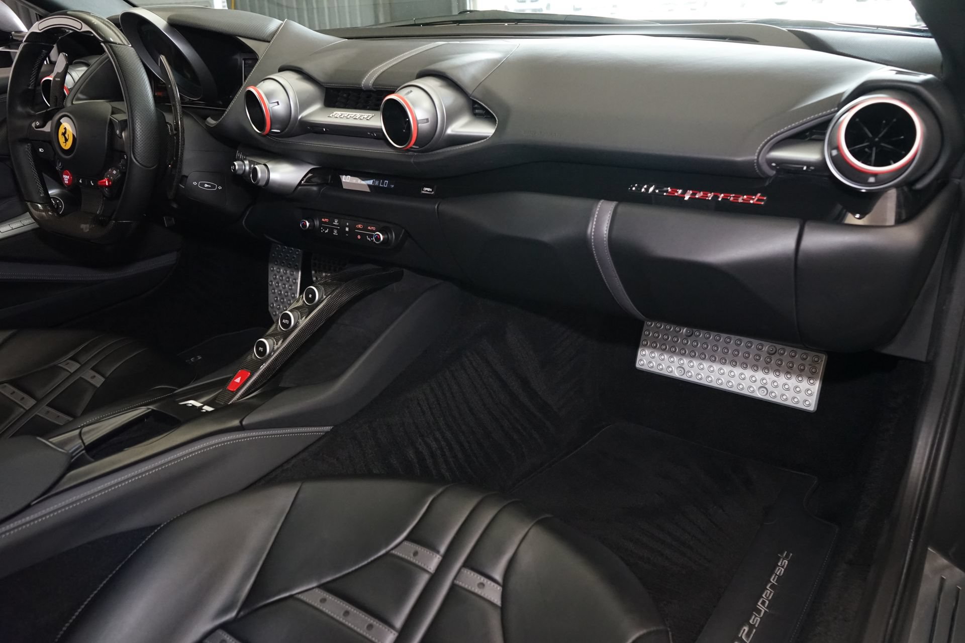 Used 2019 Ferrari 812 Superfast RWD image 12