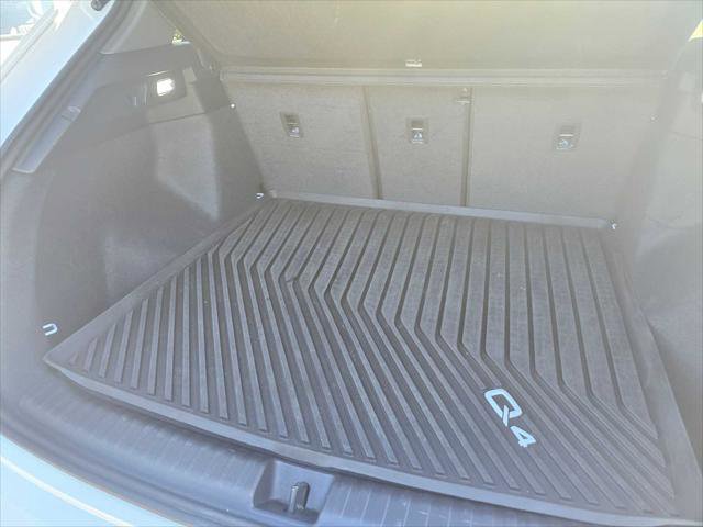 Used 2024 Audi Q4 e-tron Premium Plus image 17