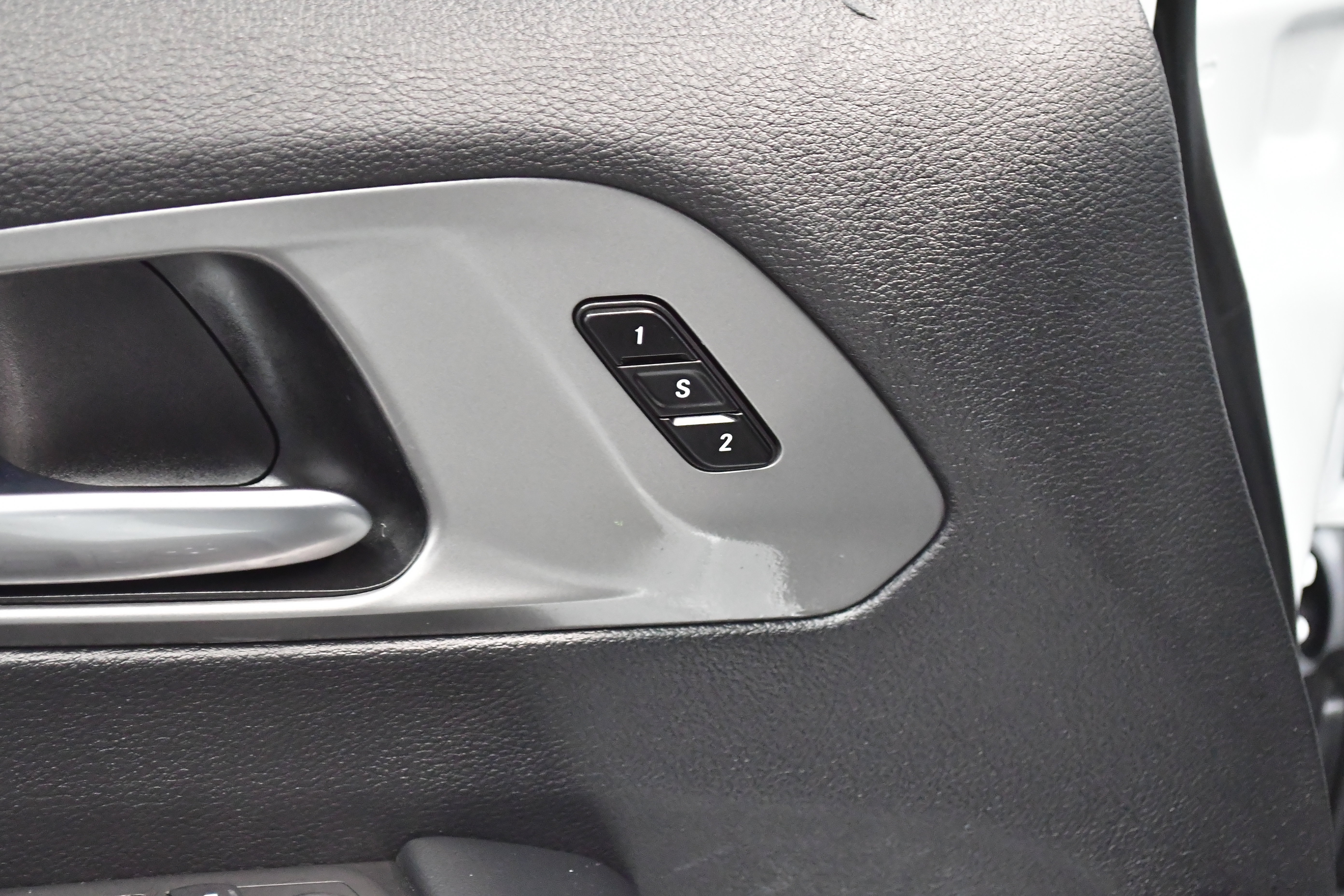 Used 2025 Chrysler Pacifica Select FWD image 17