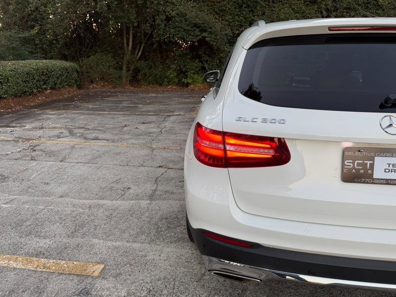 Used 2017 Mercedes-Benz GLC 300 4MATIC image 8