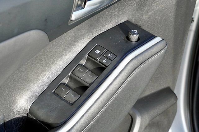 Used 2024 Toyota Highlander XLE AWD/4WD image 24