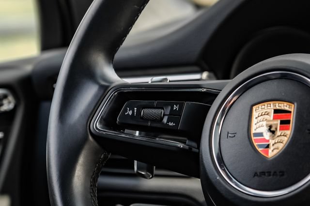 Used 2025 Porsche Macan AWD/4WD image 21