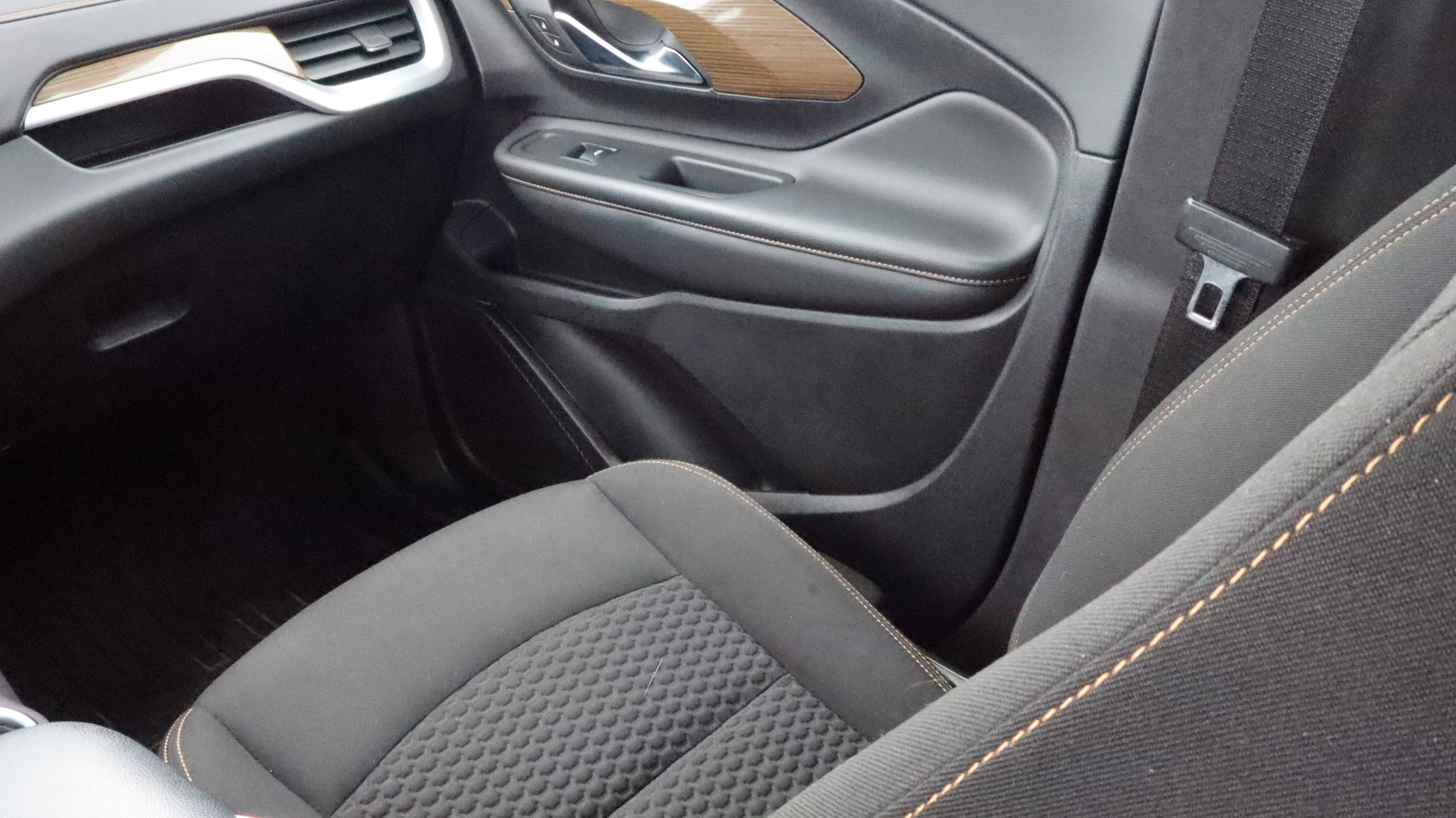 Used 2021 GMC Terrain SLE w/ Driver Convenience Package AWD/4WD image 12