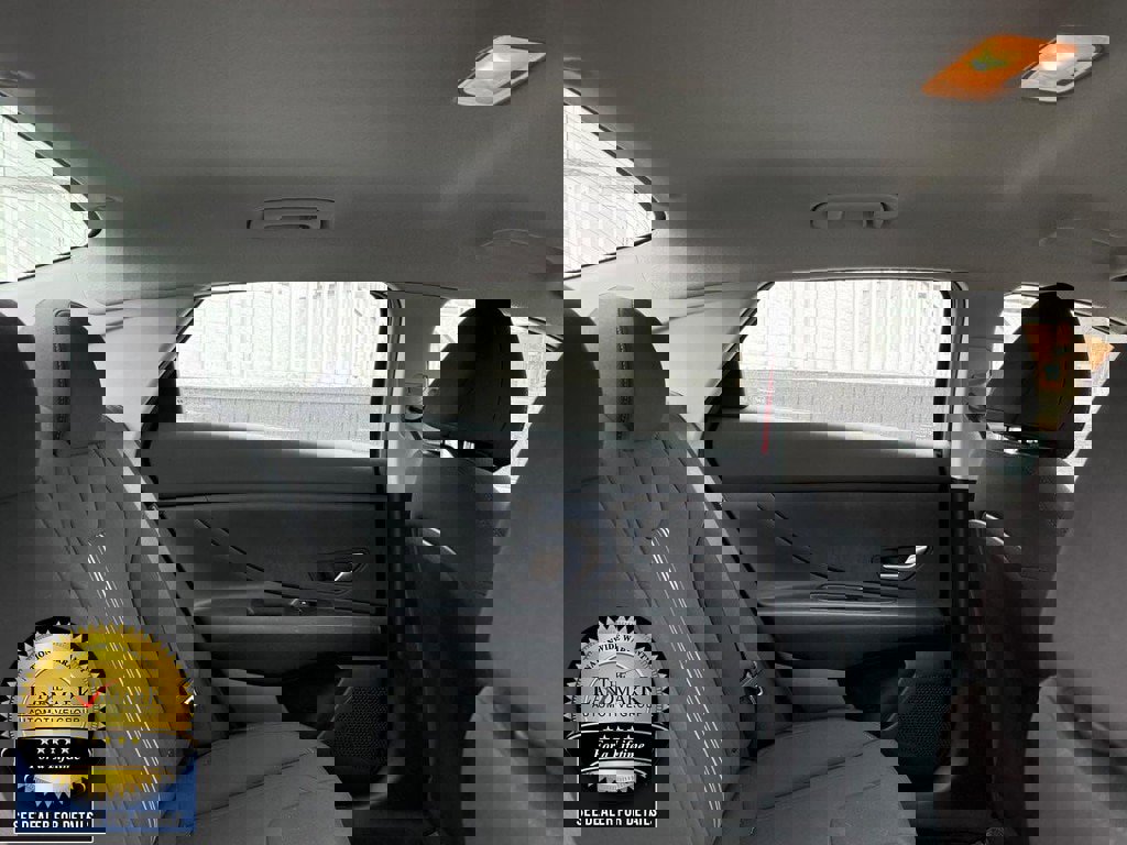 Used 2024 Hyundai Elantra SEL image 15