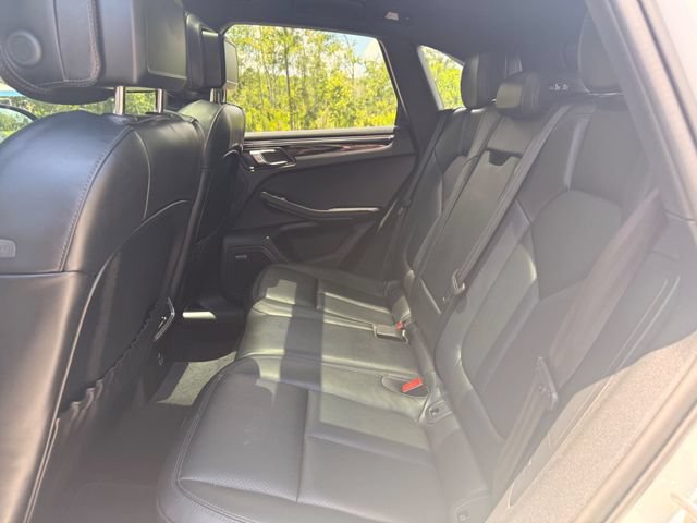 Used 2024 Porsche Macan Turbo AWD/4WD image 8