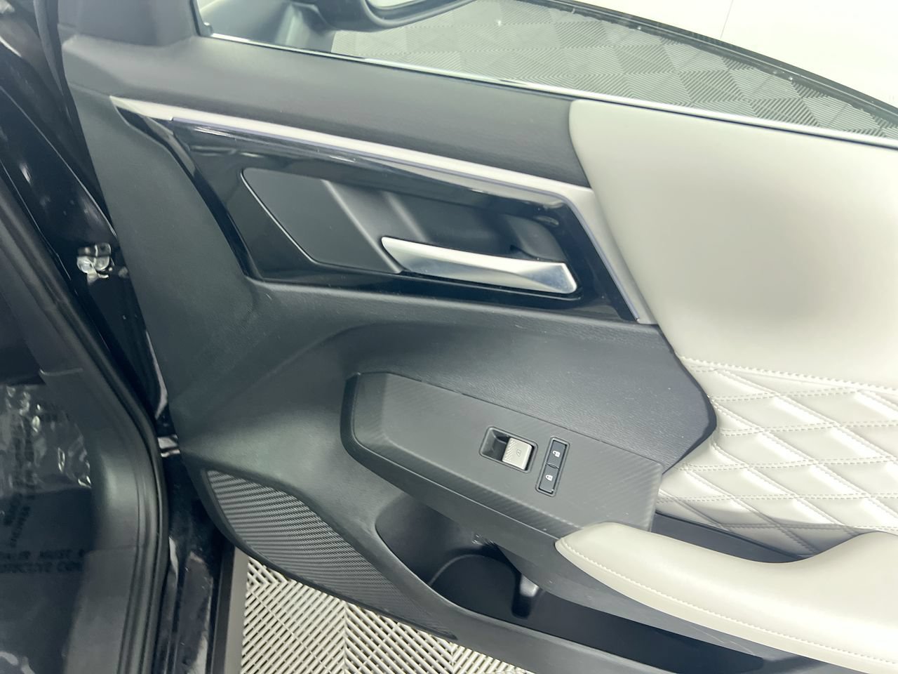 Used 2024 Mitsubishi Outlander SEL FWD image 25