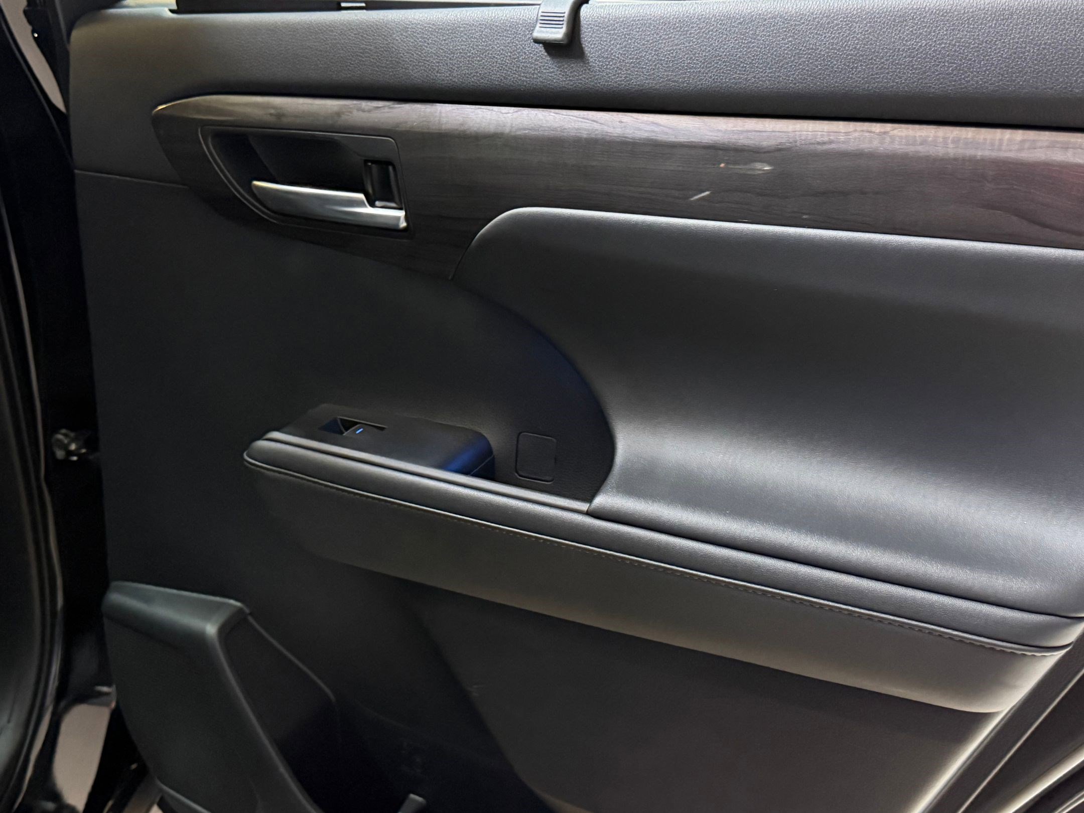 Used 2021 Toyota Highlander Platinum image 47