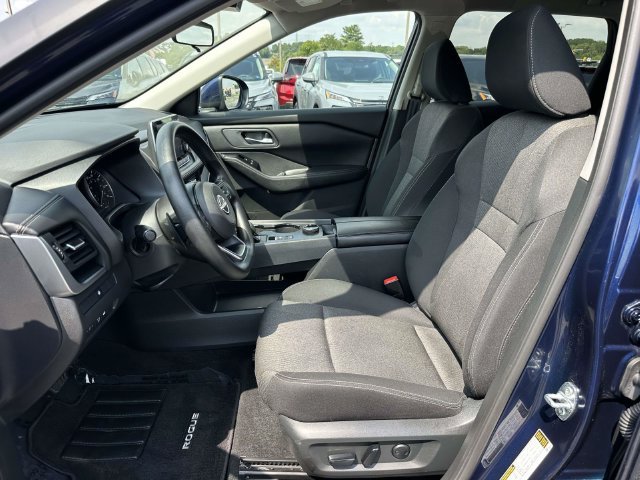 Used 2024 Nissan Rogue SV AWD/4WD image 16