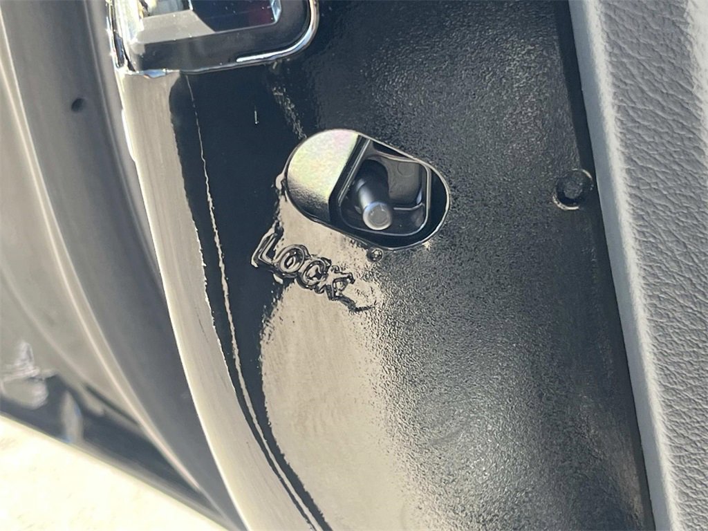 Used 2024 Nissan Murano SL image 14