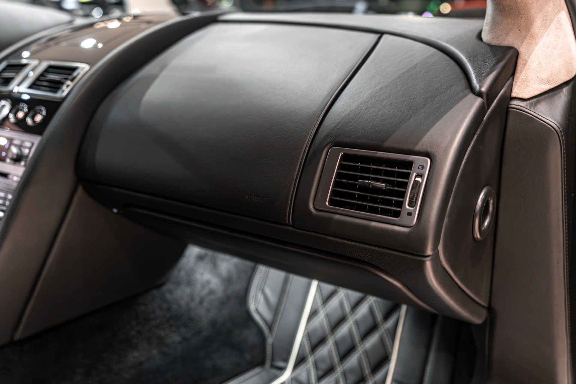 Used 2008 Aston Martin DB9 Coupe image 26