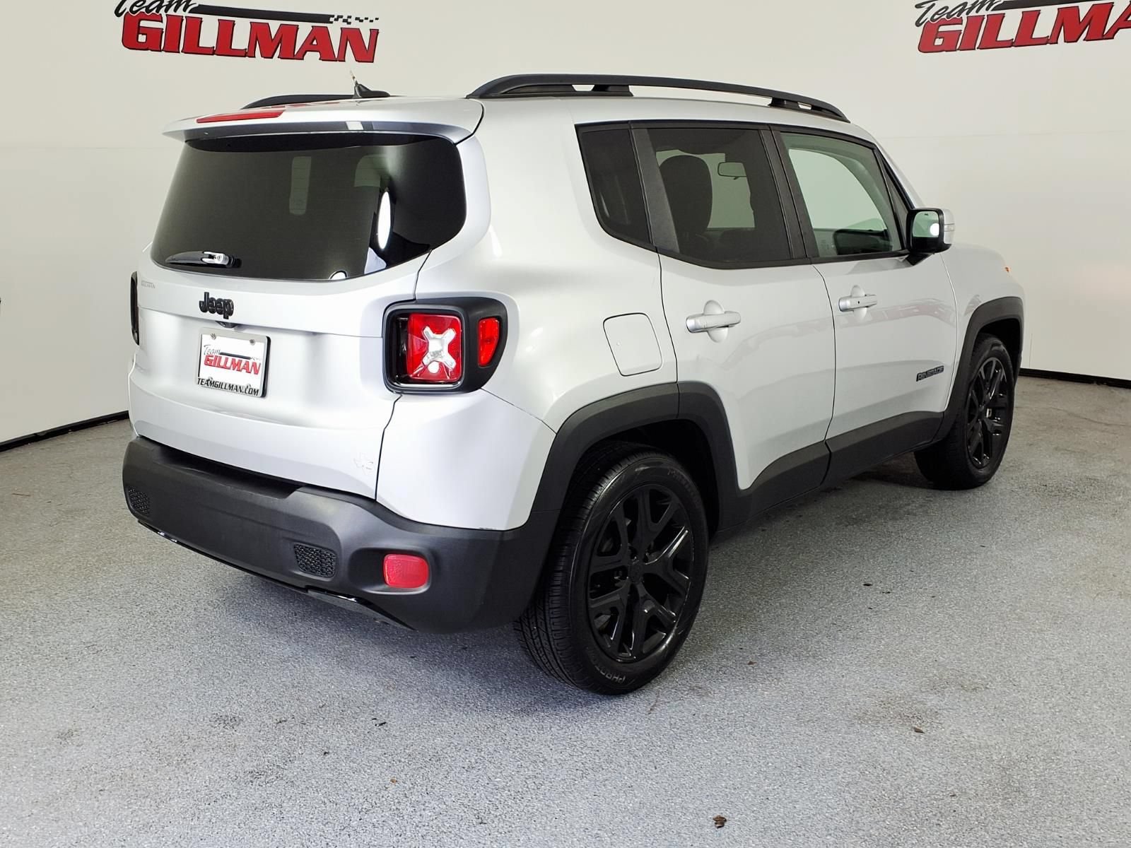 Used 2017 Jeep Renegade Altitude FWD image 6