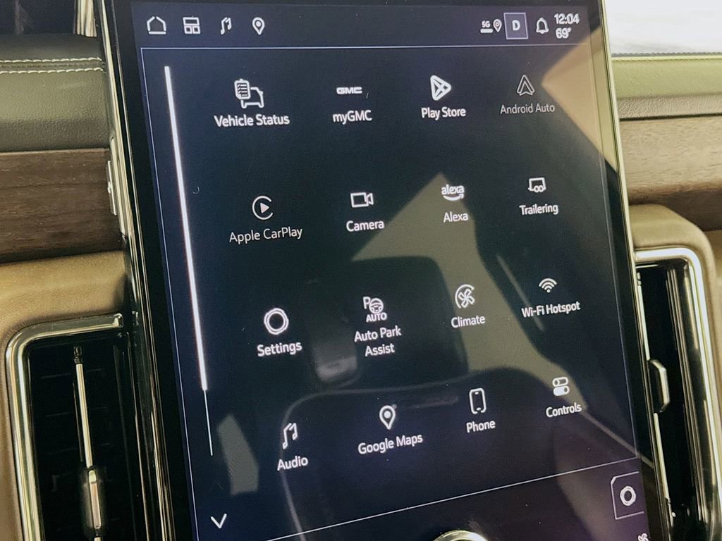 Certified 2025 GMC Yukon Denali Ultimate image 13