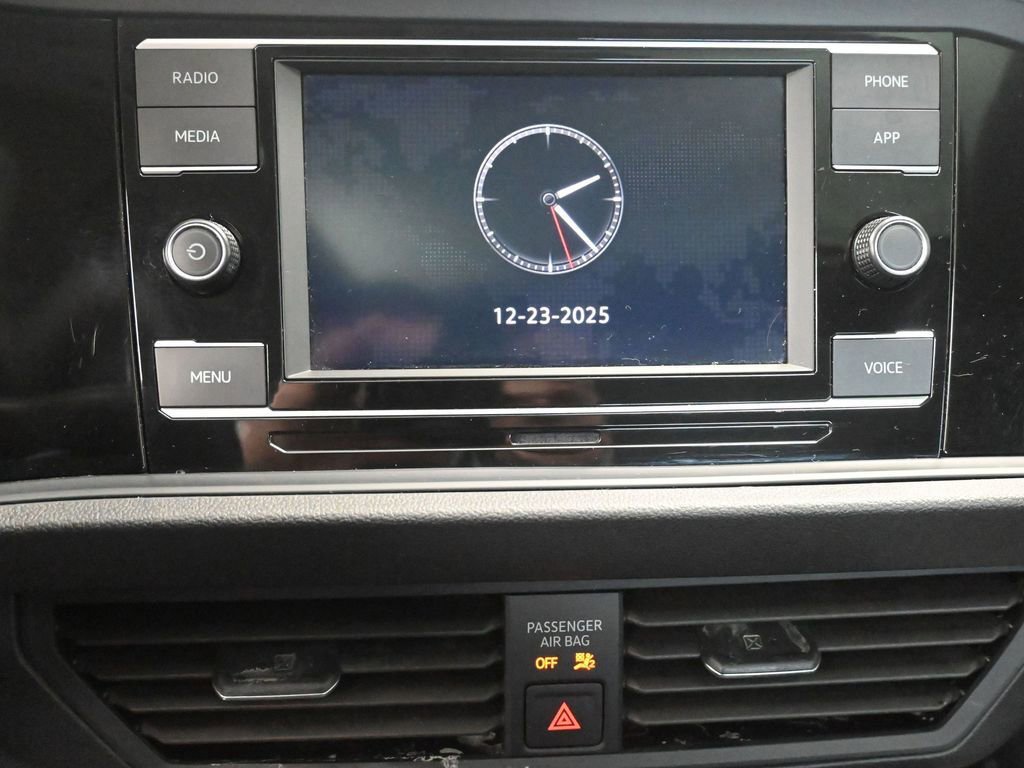 Used 2024 Volkswagen Jetta SE image 34