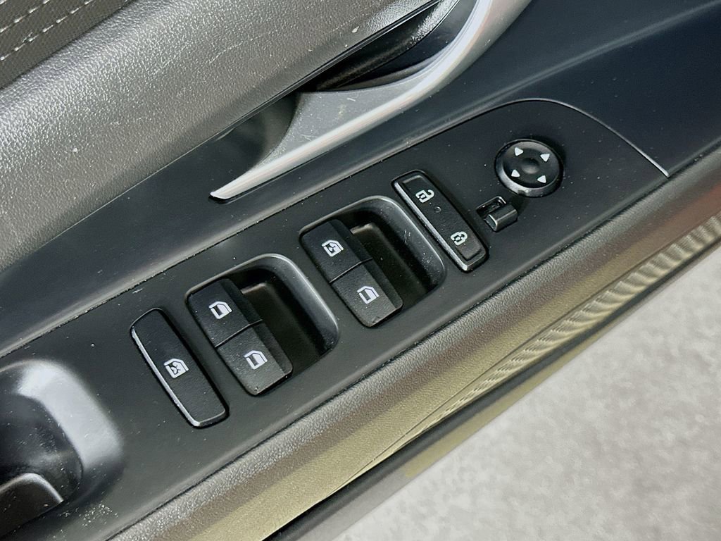 Used 2024 Hyundai Elantra SEL image 20