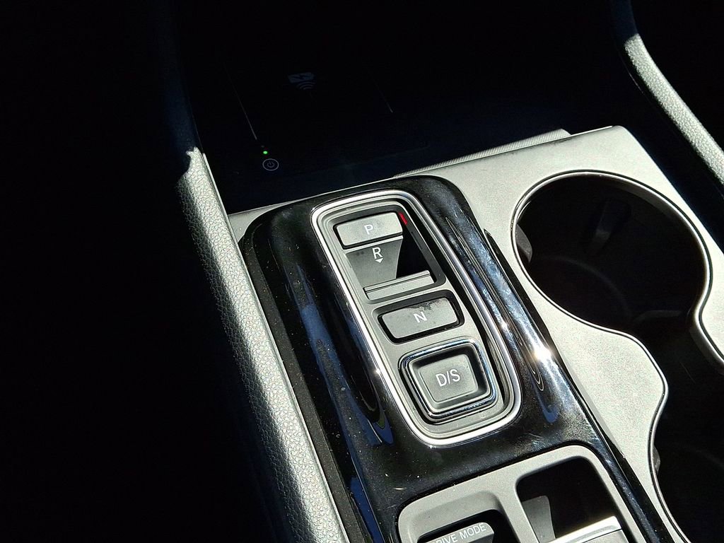 Used 2025 Honda Pilot EX-L image 16