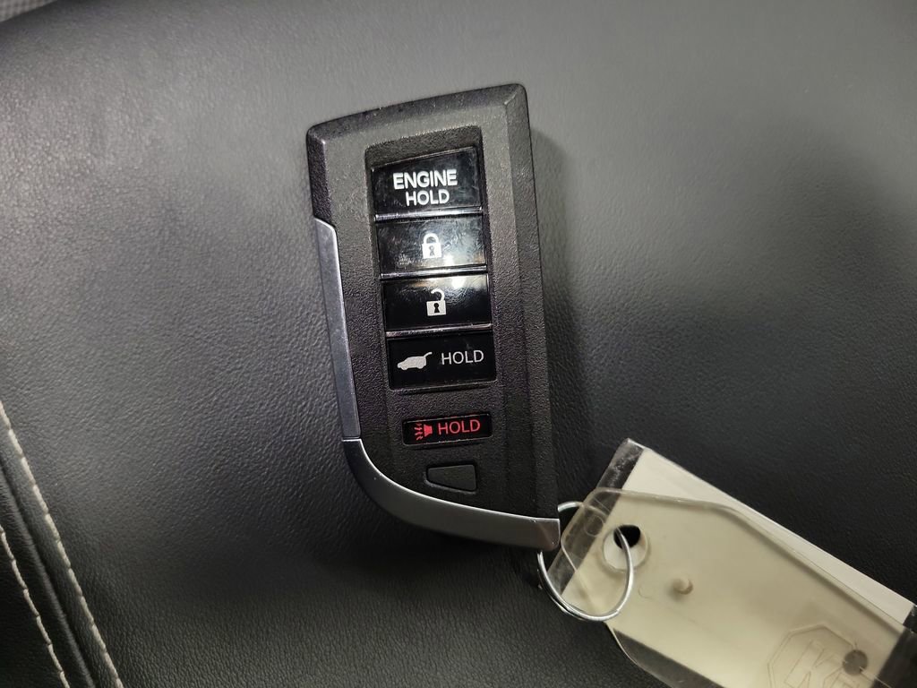 Used 2022 Acura MDX SH-AWD w/ Technology Package image 16