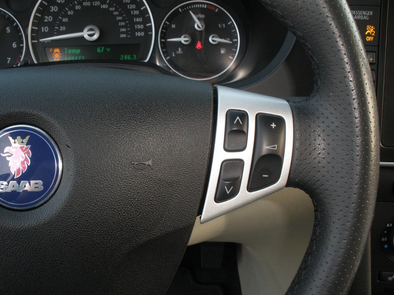 Used 2008 Saab 9-3 2.0T w/ Moonroof Package image 39