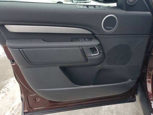 New 2026 Land Rover Discovery Limited Edition image 23