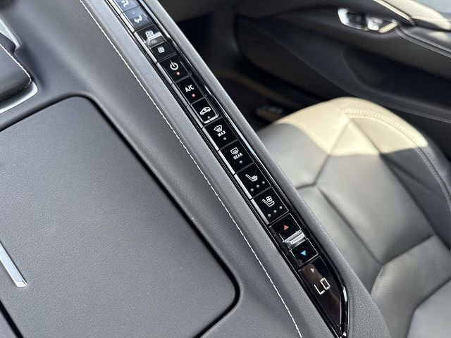 Used 2024 Chevrolet Corvette Stingray Preferred Conv w/ Z51 Performance Package RWD image 30